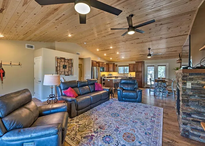 1 Mi To Rainbow Lake: Newly Built & Woodsy Retreat *