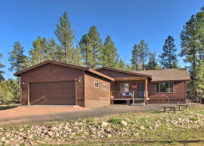 1 Mi To Rainbow Lake: Newly Built & Woodsy Retreat *
