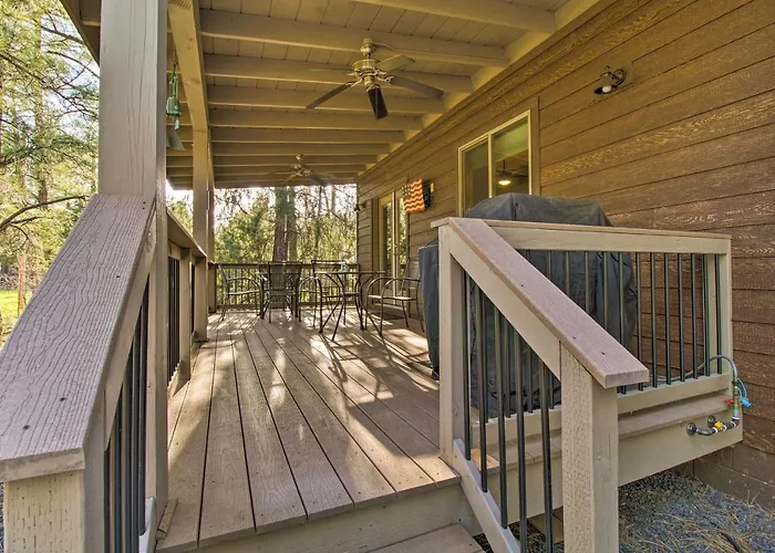 1 Mi To Rainbow Lake: Newly Built & Woodsy Retreat Holiday home *